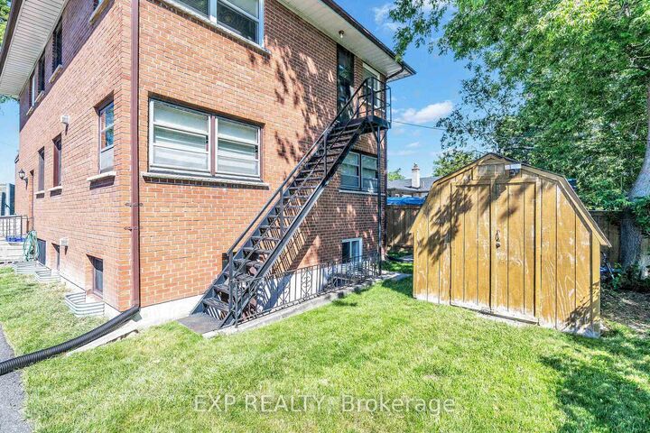 Property Photo:  1121 Centre Street S  ON L1N 4X7 