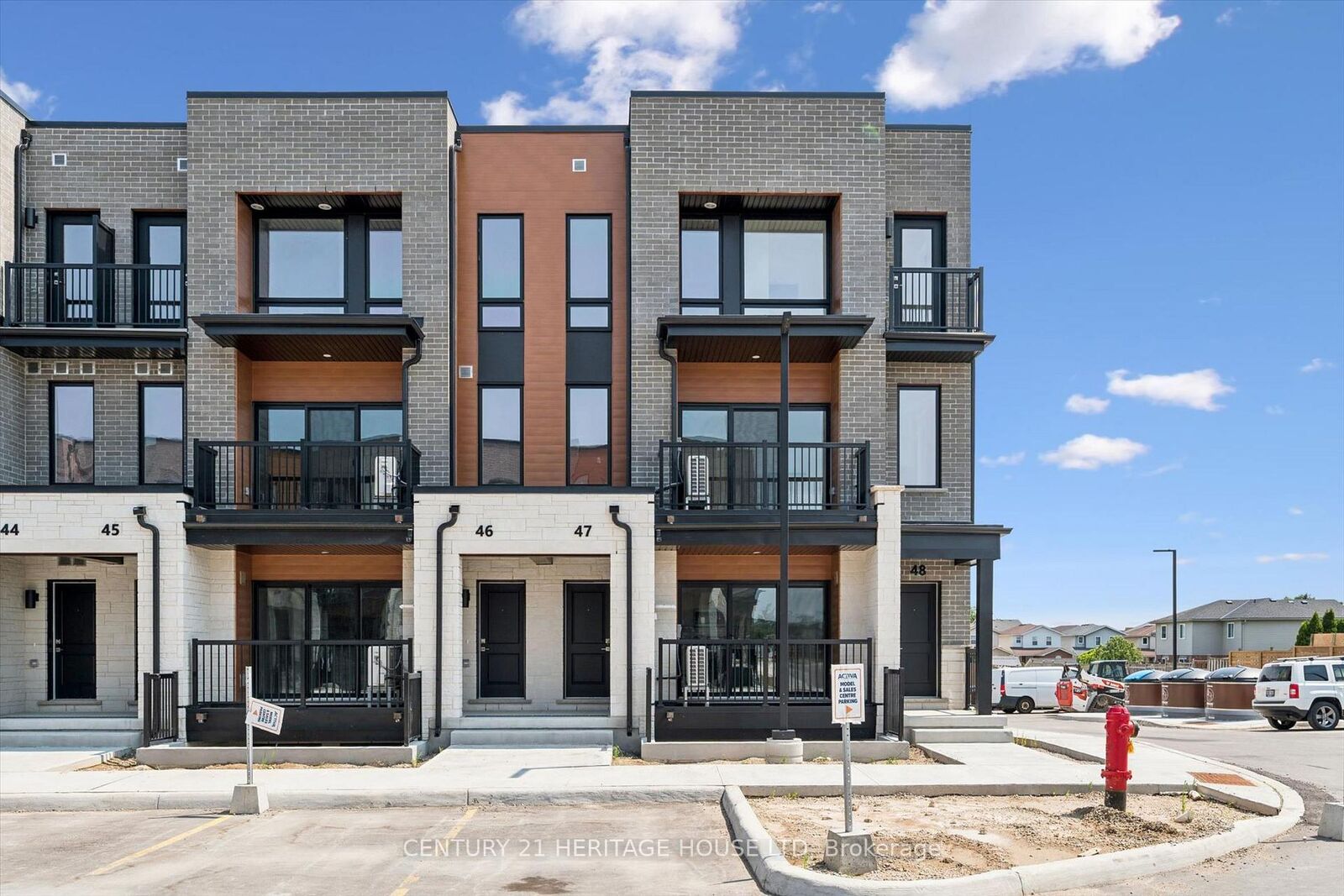 Property Photo:  525 Erinbrook Drive B047  ON N2E 0L4 