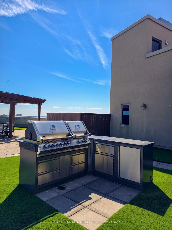 Property Photo:  1225 Riverside Drive W 504  ON N9A 0A2 