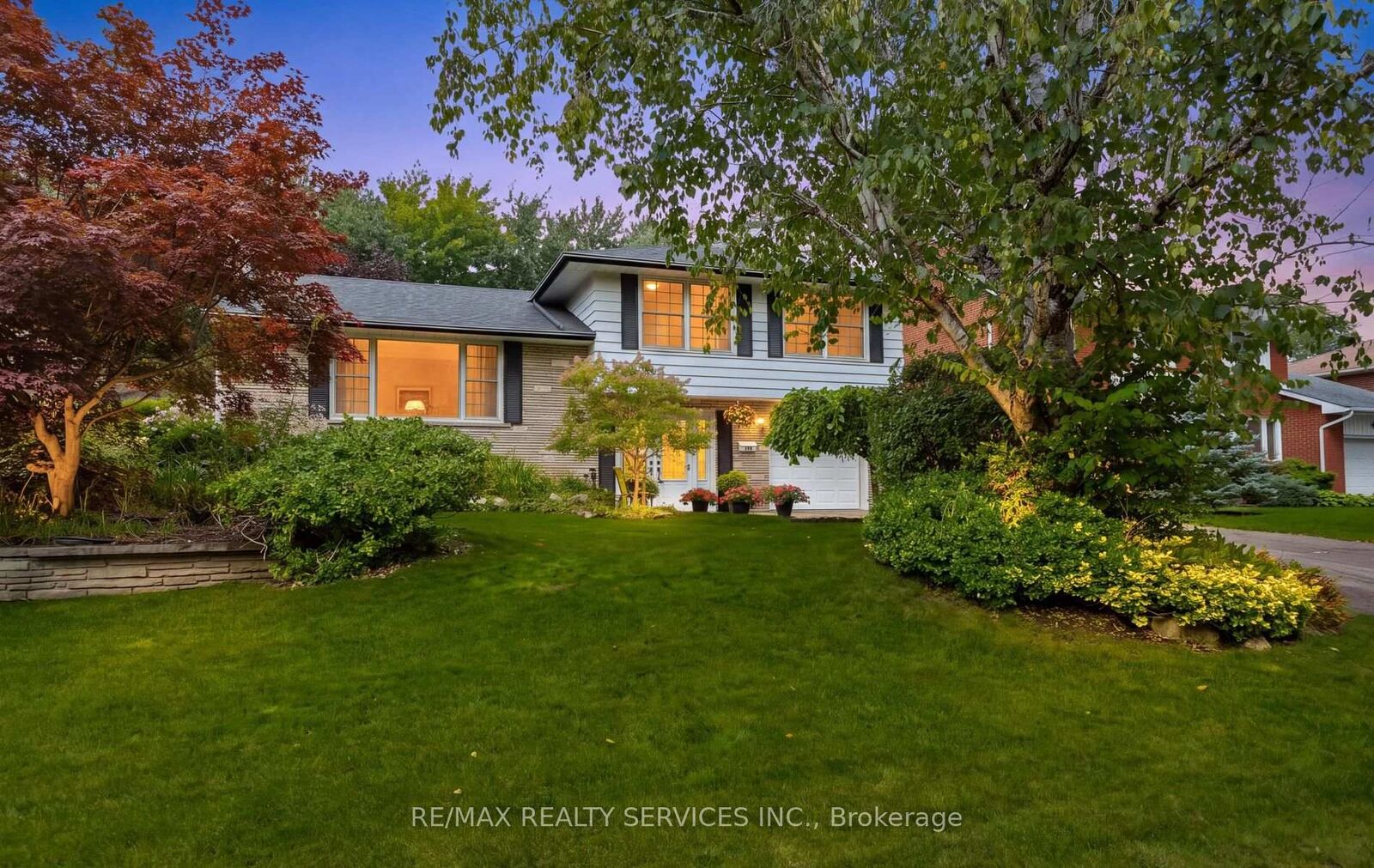 Property Photo: 193 Elizabeth Street S ON L6Y 1R9