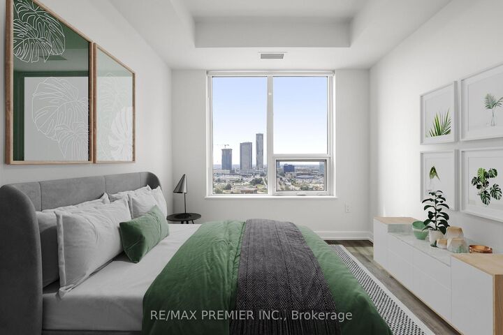 Property Photo:  5 Meadowdale Road 1209  ON L4K 0C7 