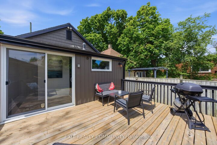 Property Photo: 20 Wharncliffe Road S ON N6J 2J4