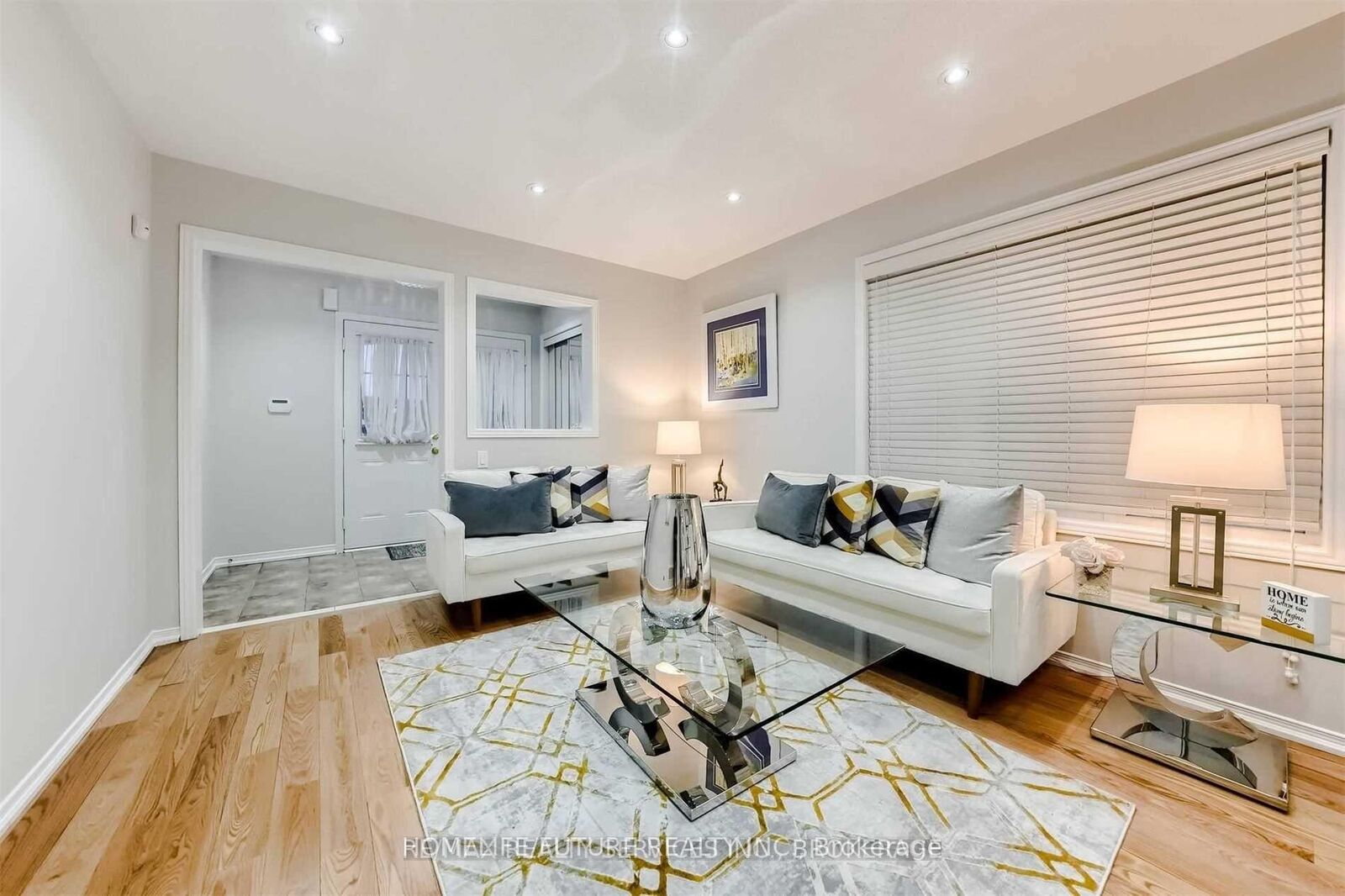 Property Photo:  24 Oklahoma Drive  ON L6P 3J7 