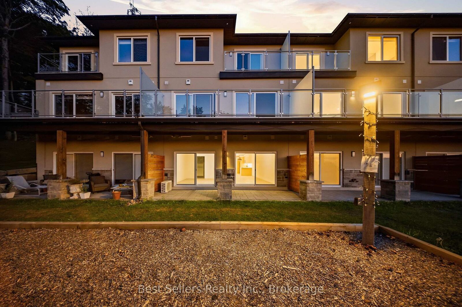 Property Photo: 9 Horizon Lane 2 ON P1H 1V5