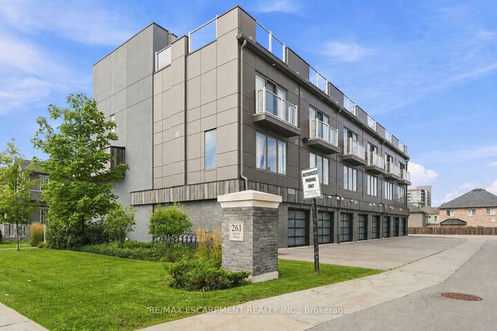 Property Photo: 261 Skinner Road 18 ON L8B 1W6