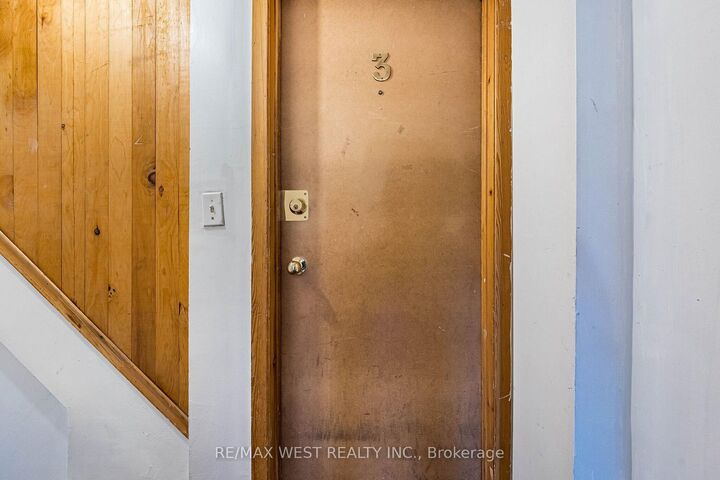 Property Photo: 280 St Clarens Avenue 3 ON M6H 3W3
