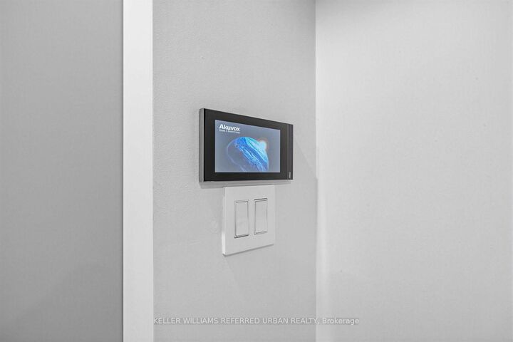 Property Photo:  269 Brunswick Avenue 1  ON M5S 2M6 