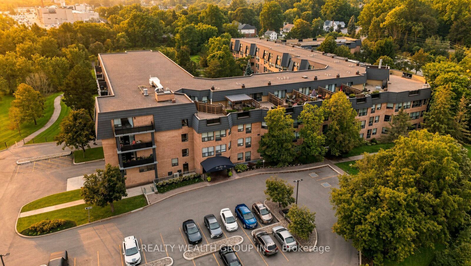 Property Photo:  155 Main Street N 307  ON L3Y 8C2 