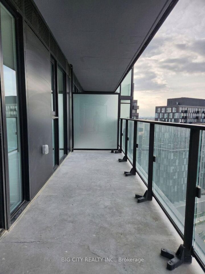 Property Photo:  8 Tippett Road 1201  ON M3H 0E7 