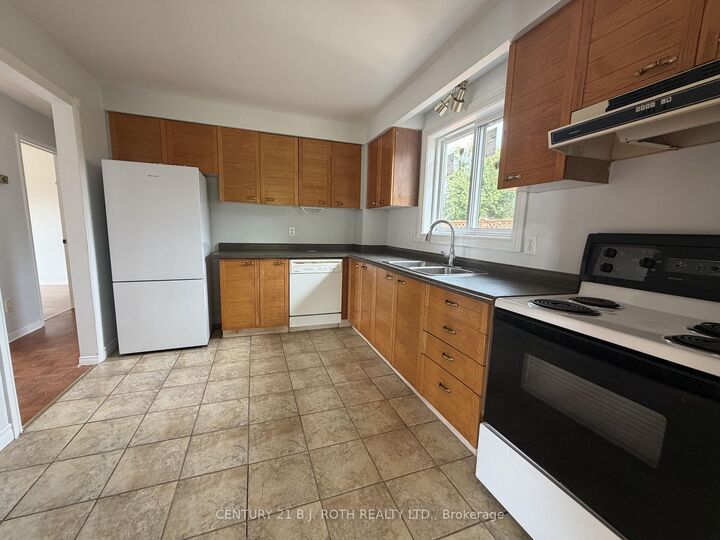 Property Photo:  11 Cartwright Drive  ON L4M 5P9 