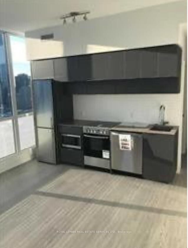 Property Photo:  181 Dundas Street E 3010  ON M5A 0N5 