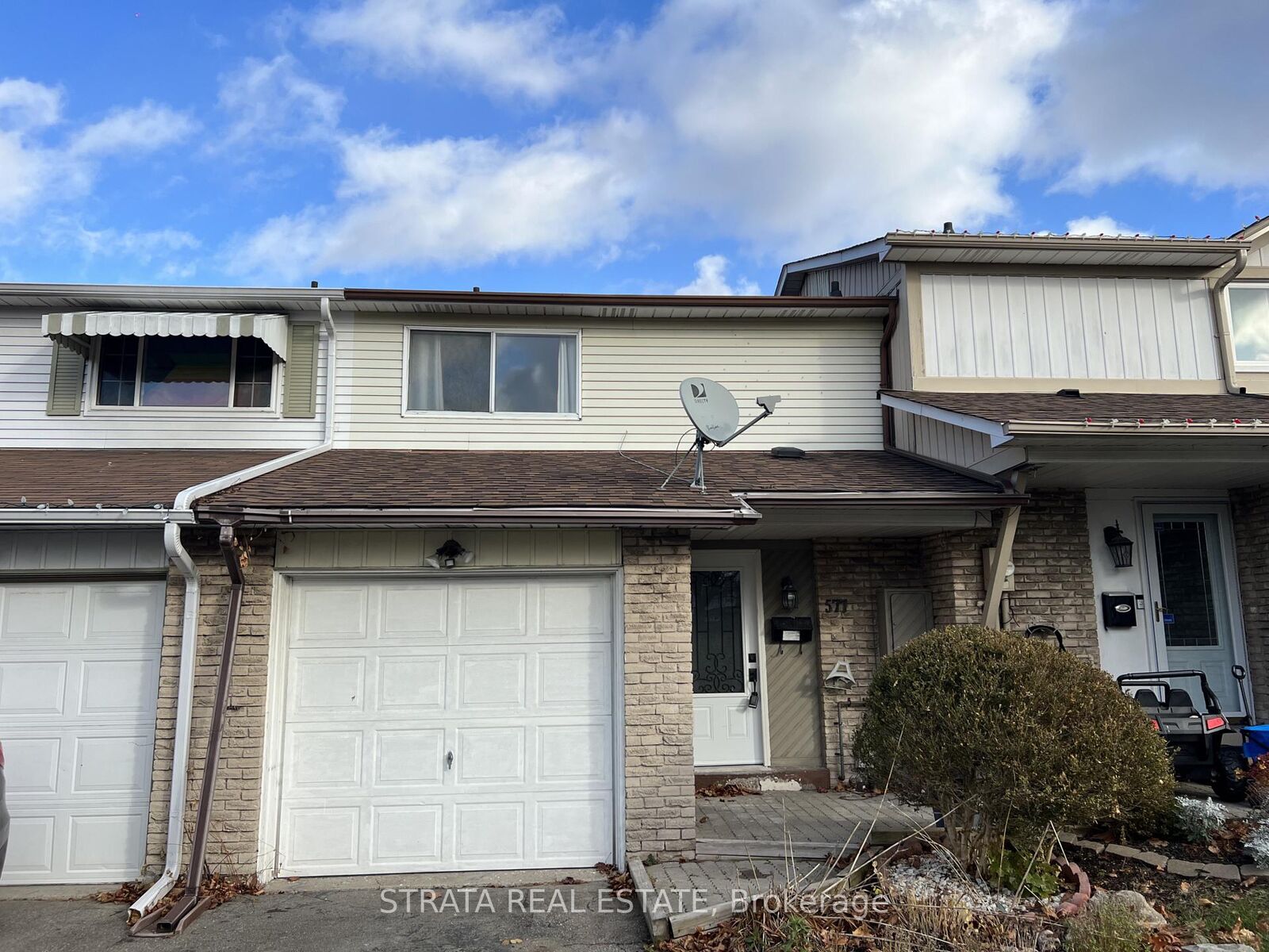 Property Photo: 577 Dorchester Drive ON L1J 6L3