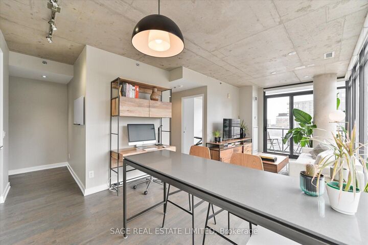 Property Photo:  8 Dovercourt Road 706  ON M6J 0B6 