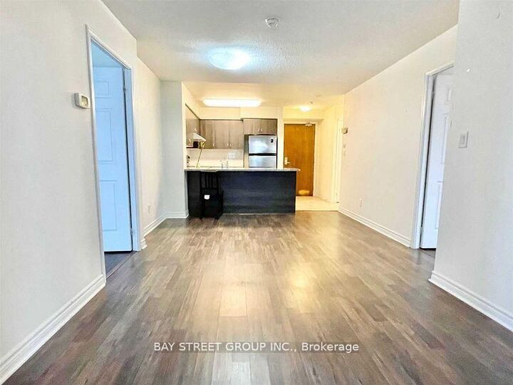 Property Photo:  35 Hollywood Avenue 818  ON M2N 0A9 