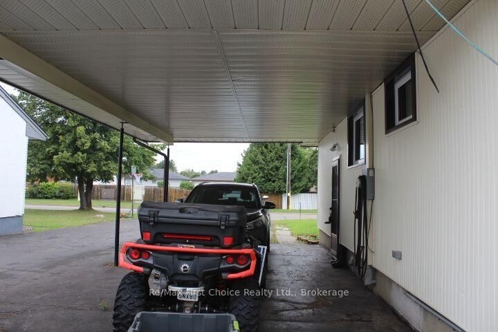 Property Photo:  2702 Churchill Drive E  ON P7C 1V3 