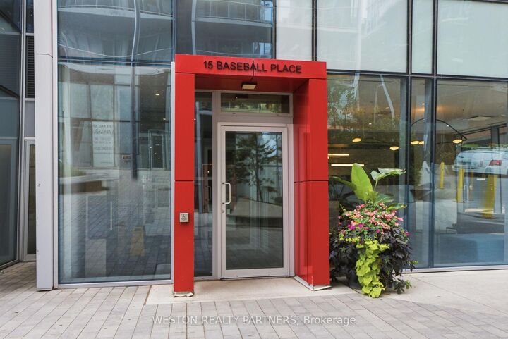 Property Photo:  15 Baseball Place 1607  ON M4M 0E6 