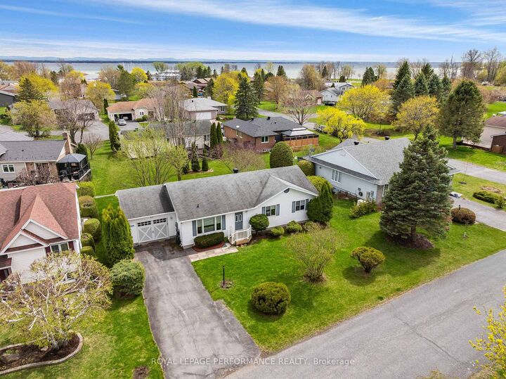 Property Photo:  6277 Macrae Court  ON K0C 1E0 