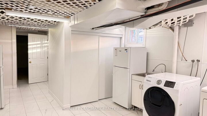 Property Photo:  26 Kentish Crescent  ON M1S 2Z4 