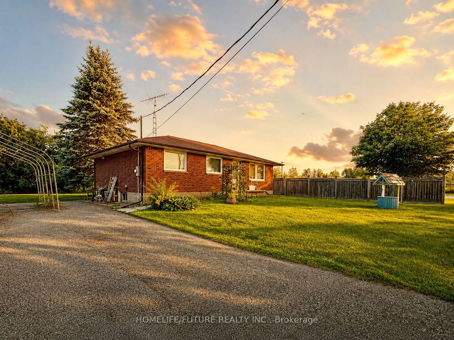 Property Photo:  1464 Thornton Road  ON L1L 0P2 