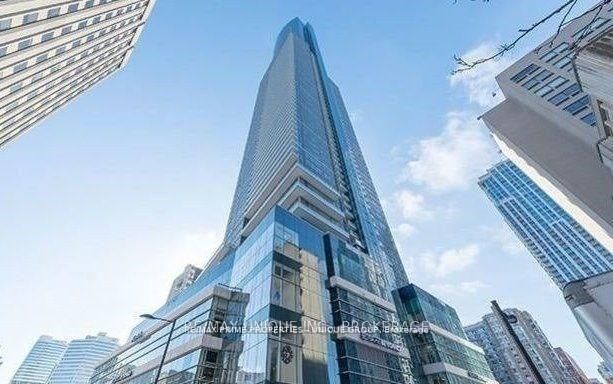 Property Photo:  386 Yonge Street 3807  ON M5B 0A5 
