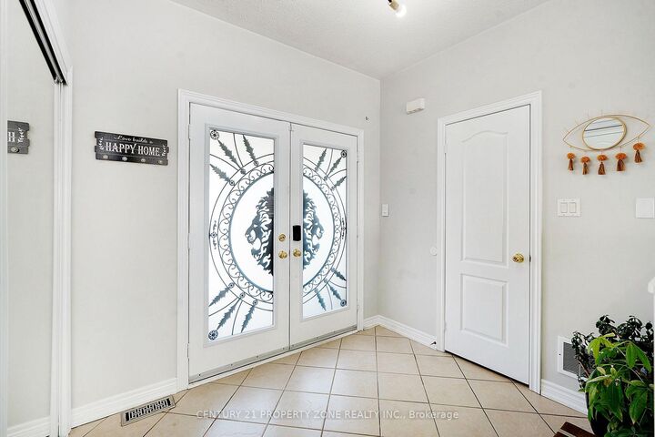 Property Photo: 221 Andrews Trail ON L9T 6S7