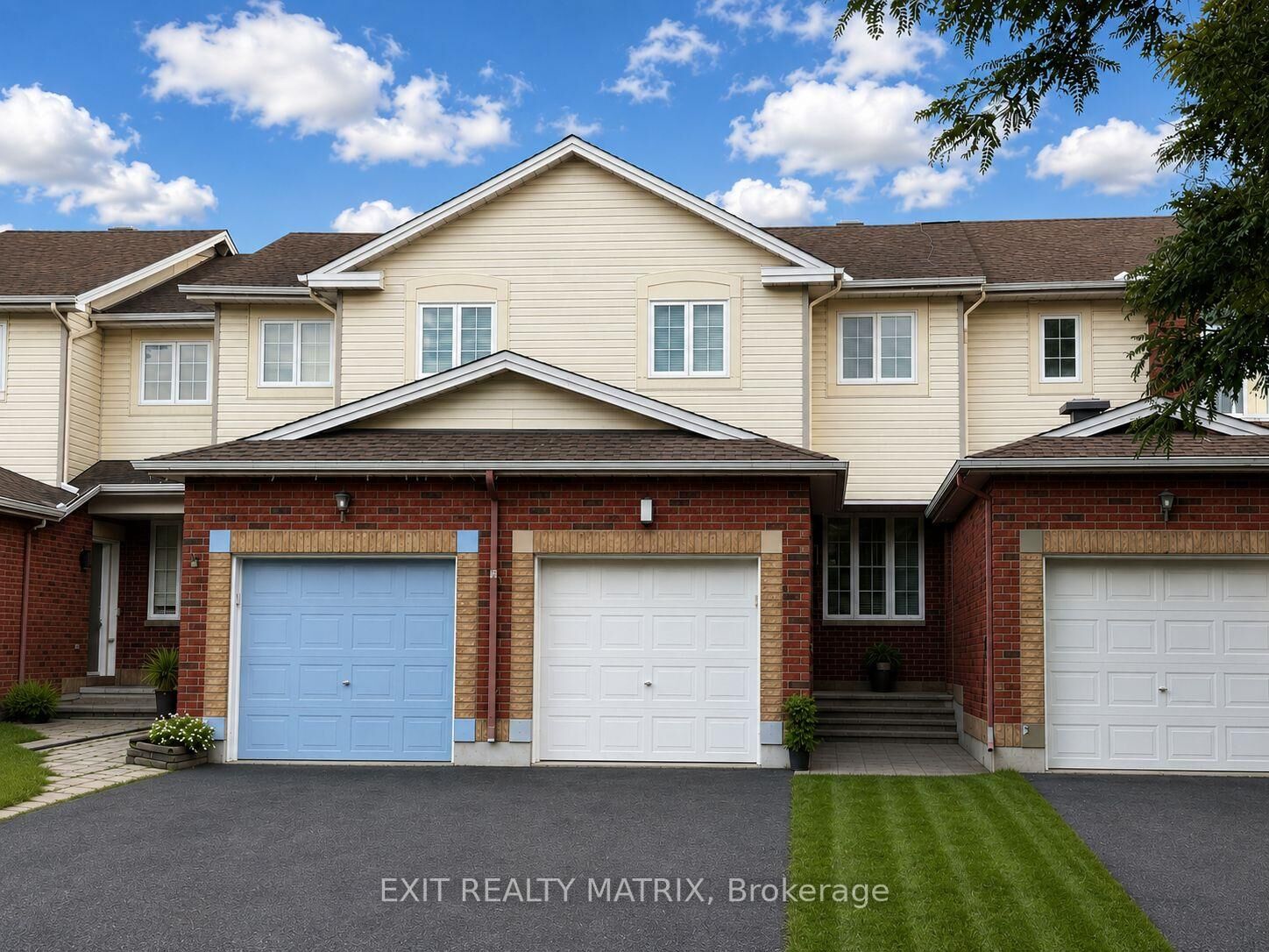 Property Photo:  155 Margrave Avenue  ON K1T 3X7 