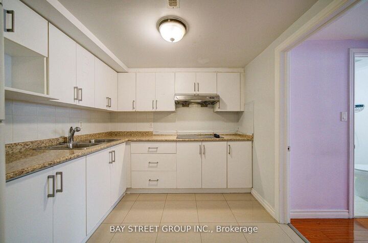 Property Photo:  5 Lockdare Street Bsmt  ON M1S 2Z5 
