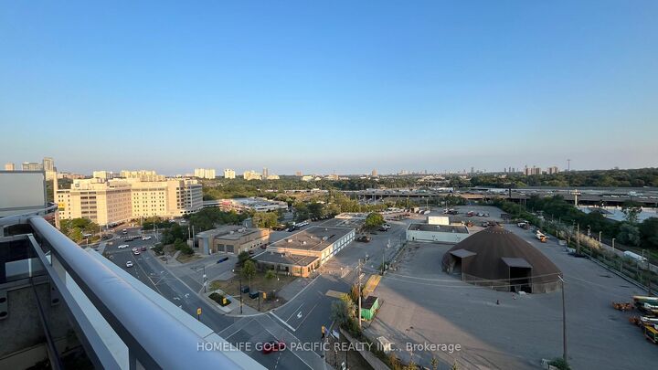 Property Photo:  2756 Old Leslie Street 1112  ON M2K 0A9 
