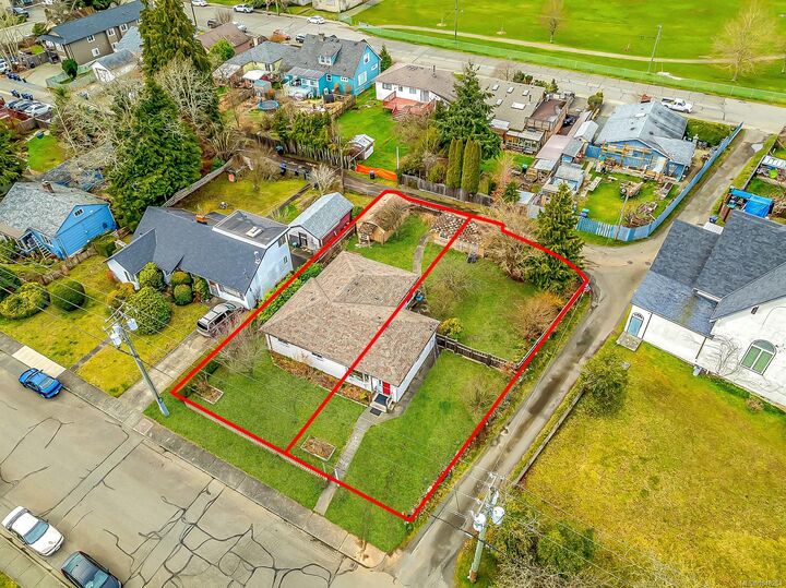 Property Photo:  719 8th St  BC V9N 1N6 