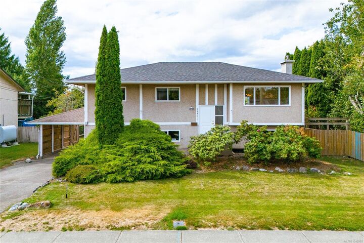 Property Photo:  5890 Chesterfield Ave  BC V9L 3M7 