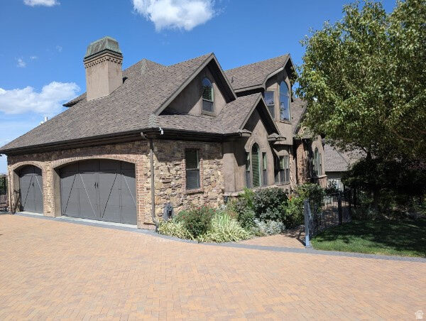 Property Photo: 660 E Eagle Ridge Dr S UT 84054