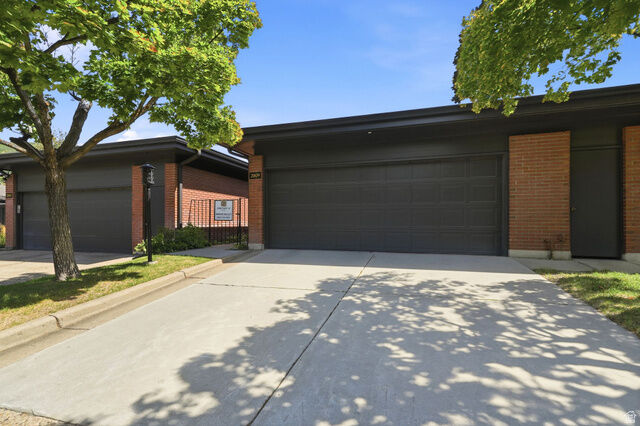 Property Photo: 2009 Ridgewood Way UT 84010