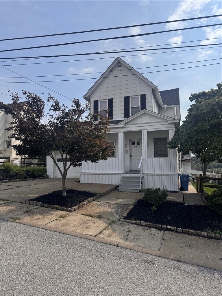Property Photo:  531 Bluff St  PA 15106 