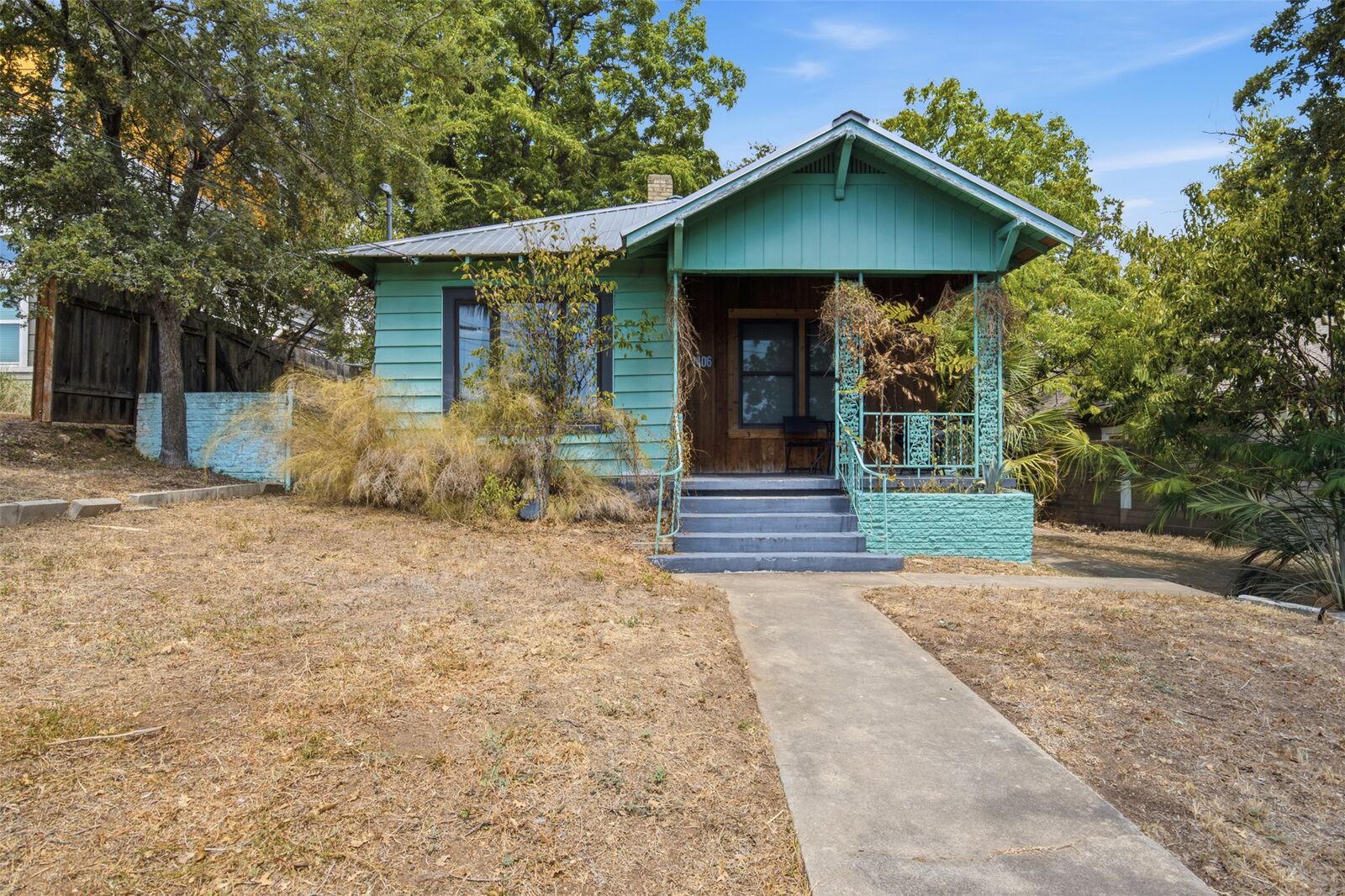 Property Photo:  1406 E 11th Street  TX 78702 