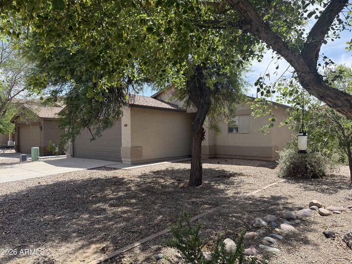 Property Photo:  1033 E Cowboy Cove Trail  AZ 85143 