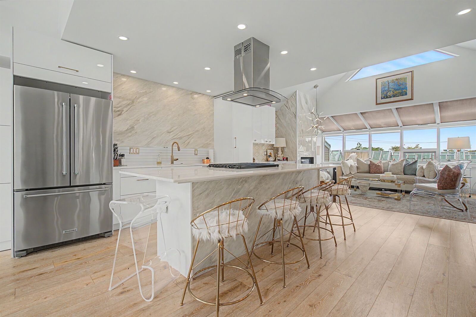 Property Photo:  1115 Elm Street  BC V4B 3R9 