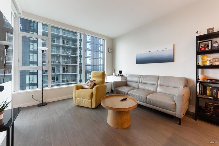 Property Photo:  2108 Gilmore Avenue 3012  BC V5C 0N8 