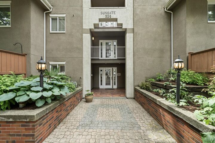 Property Photo: 526 W 13th Avenue 104 BC V5Z 1N7