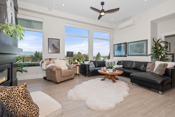 Property Photo: 45745 Watson Road 506 BC V2R 6K3