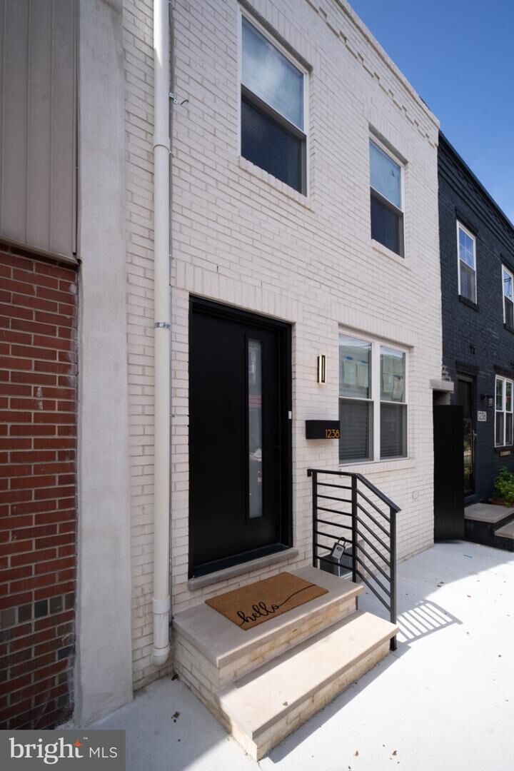 Property Photo: 1238 S Warnock Street PA 19147