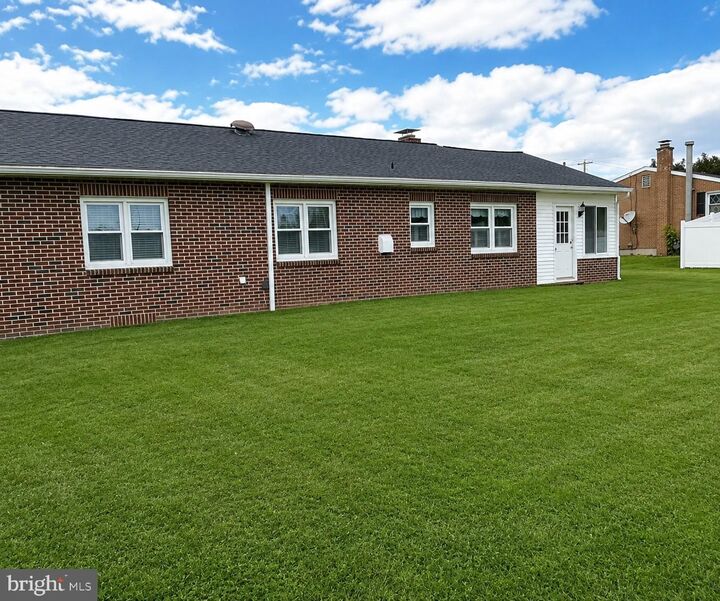 Property Photo:  1112 Hanover Road  PA 17408 