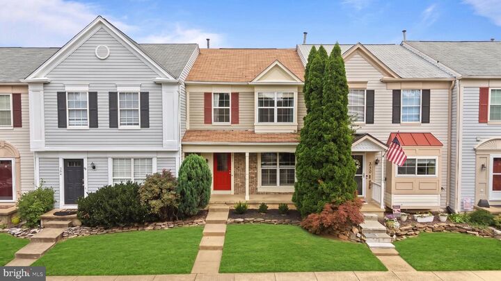 Property Photo:  356 Millbrook Terrace NE  VA 20176 