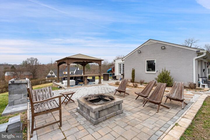 Property Photo: 10022 Colvin Run VA 22066