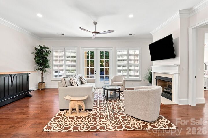 Property Photo:  6831 Louisburg Square Lane  NC 28210 