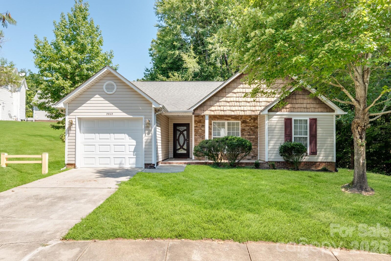 Property Photo:  7917 Pebbleridge Drive  NC 28212 