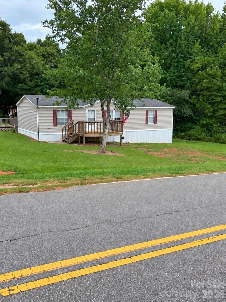 Property Photo: 185 Coot Sistare Road SC 29720