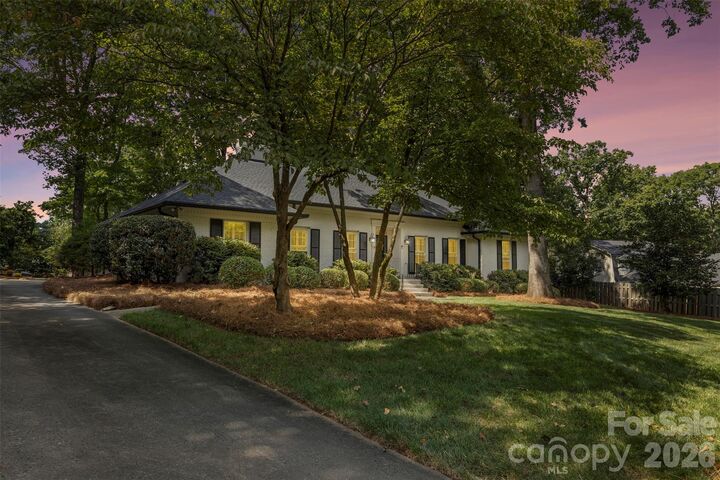 Property Photo:  1009 Bearmore Drive  NC 28211 