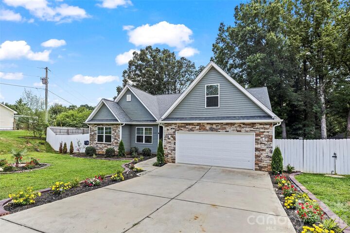 Property Photo:  4049 Fincher Road  NC 28104 