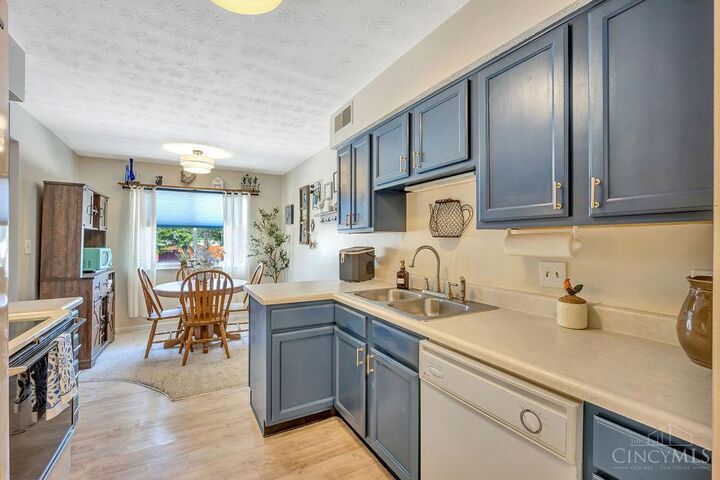 Property Photo:  5365 Camelot Drive  OH 45014 