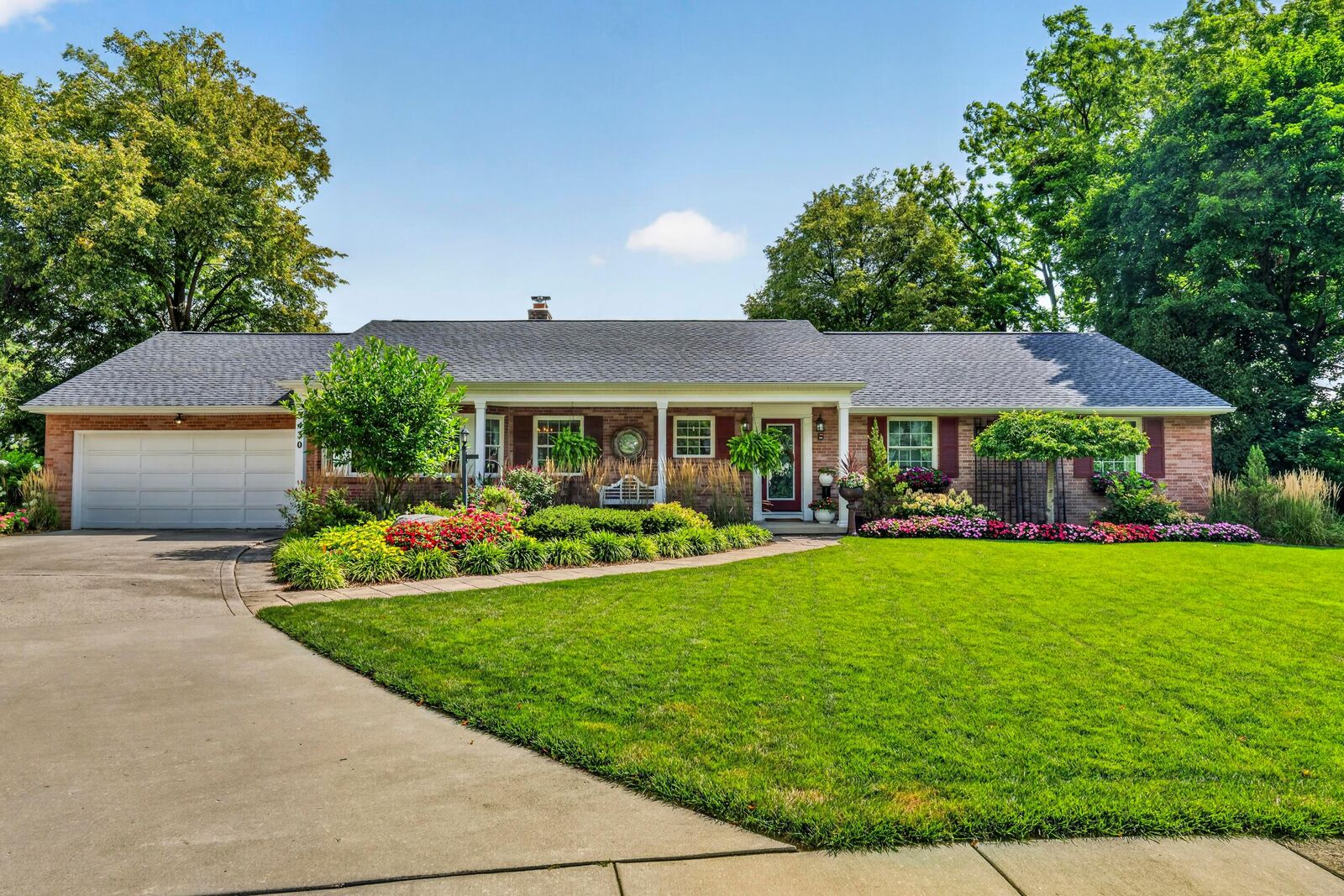 Property Photo:  3430 Stonehenge Court  OH 43221 